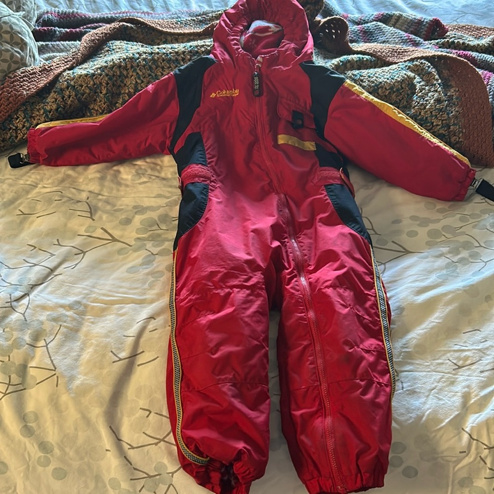 Columbia 3t snowsuit. GUC. Hooded, super cozy, full length zipper.
